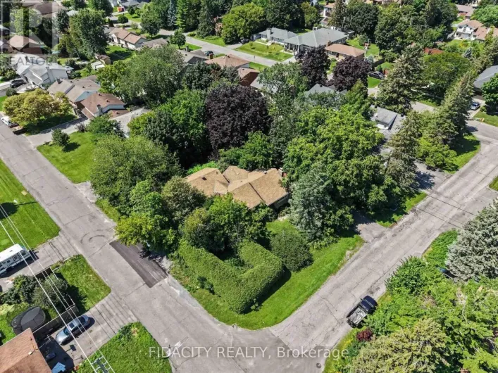 6 MALCOLM PLACE, Ottawa