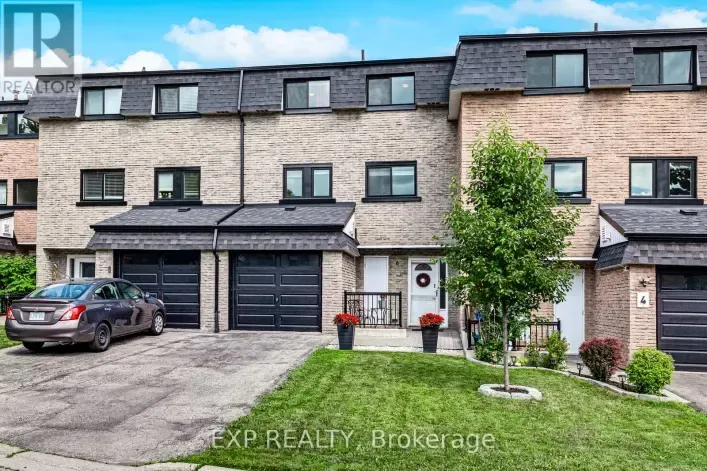 6 POPLAR CRESCENT, Aurora