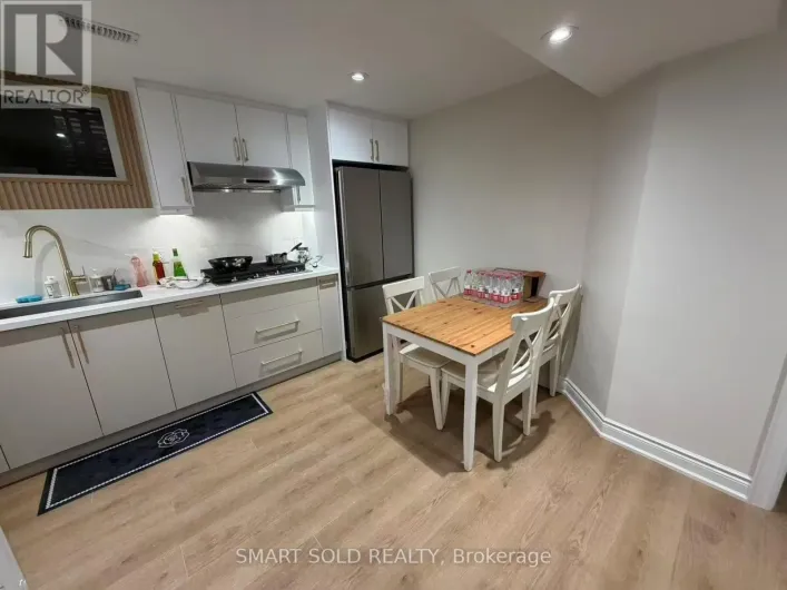 6 RIDWARE CRESCENT, Toronto