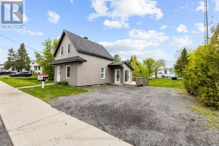 6 SPRING STREET, North Glengarry