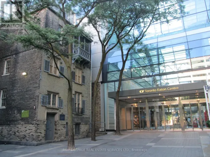 6 TRINITY SQUARE, Toronto
