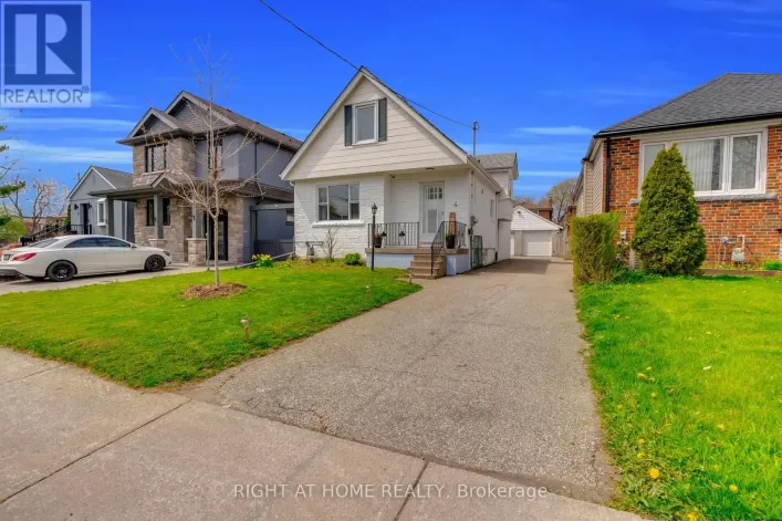 6 VANBRUGH AVENUE, Toronto