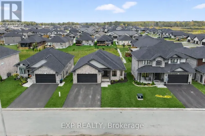 6 VAUGHN COURT, Belleville