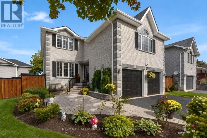 House for sale: 6 WHISPERING PINE PLACE, Barrie