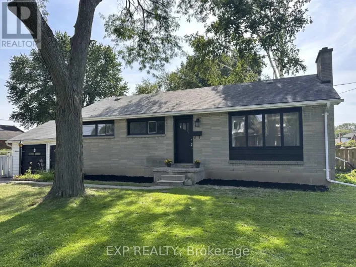 6 WOODLAND ACRES W, Belleville
