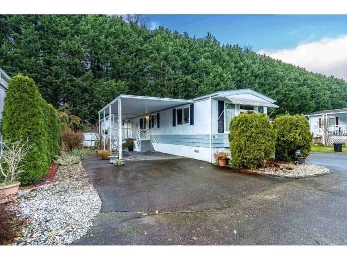 60 2270 196 STREET, Langley