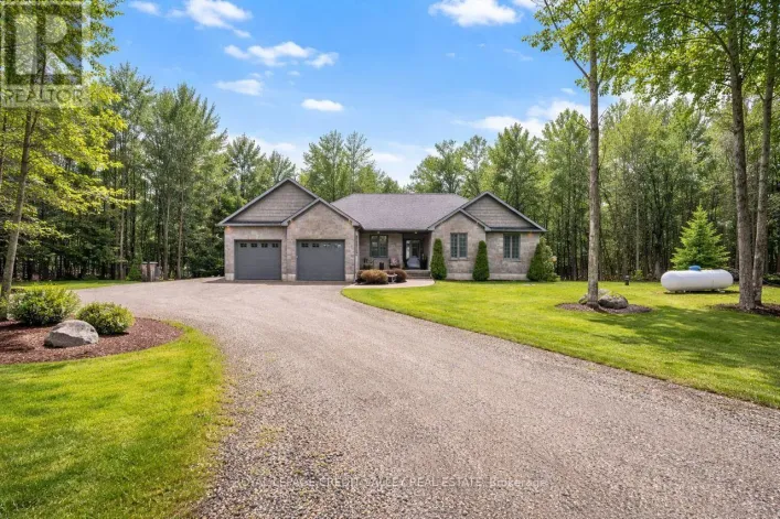 House for sale: 60 - 580381 SIDE ROAD, Chatsworth
