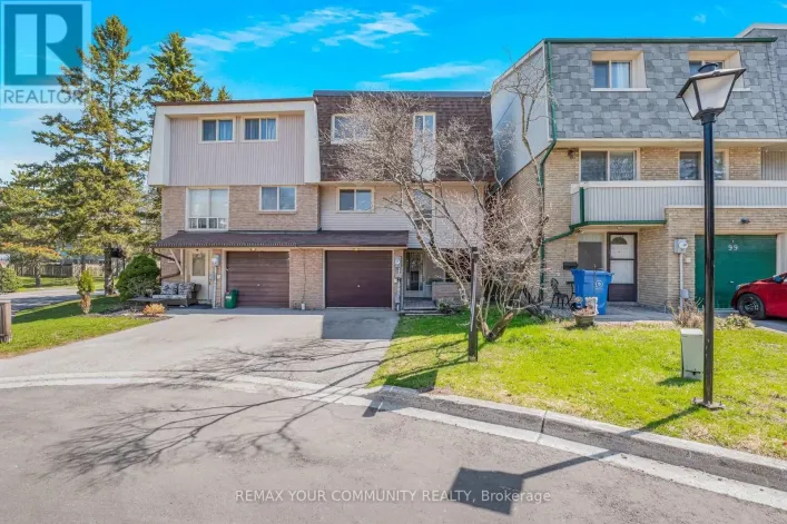 60 - 97 POPLAR CRESCENT, Aurora