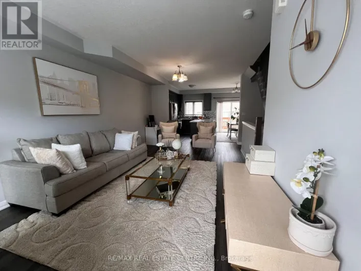 60 AQUARIUS CRESCENT, Hamilton