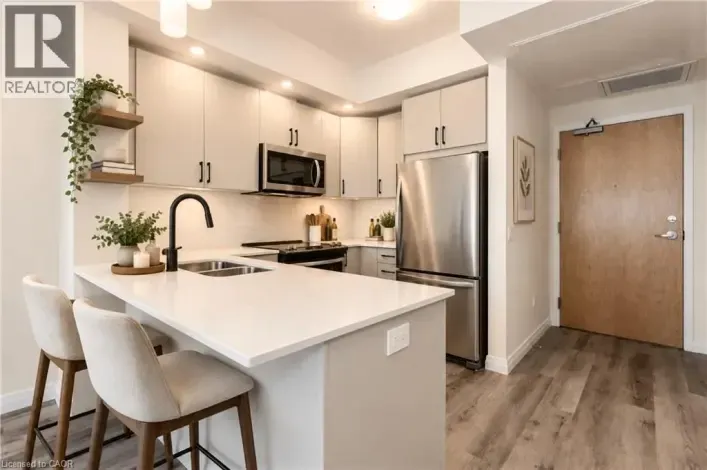 60 CHARLES Street Unit# 1803, Kitchener