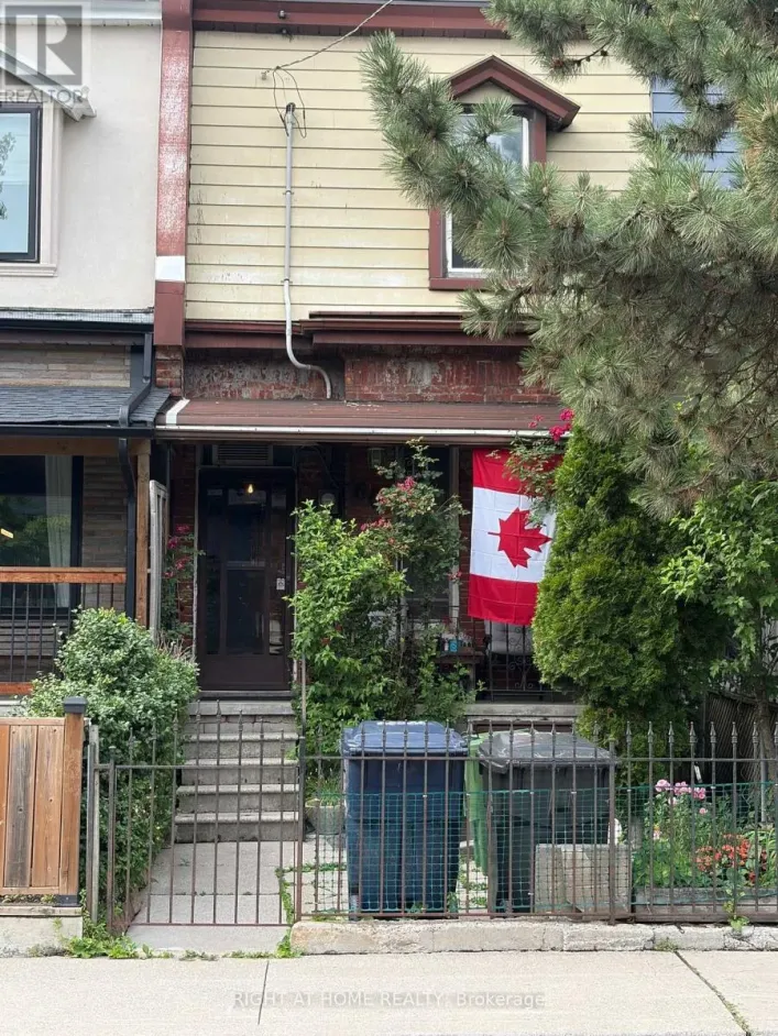 Row / Townhouse for sale: 60 FOXLEY STREET, Toronto