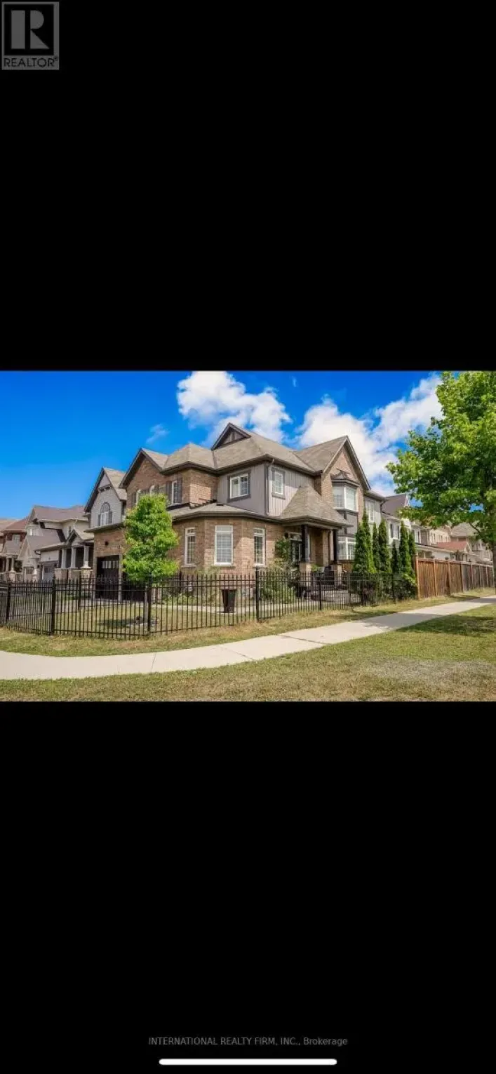 60 KENNETH COLE DRIVE, Clarington