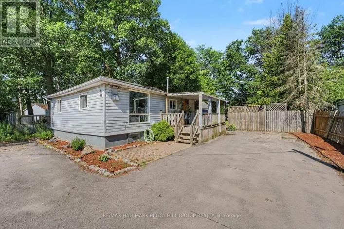 60 LAIDLAW STREET, Wasaga Beach