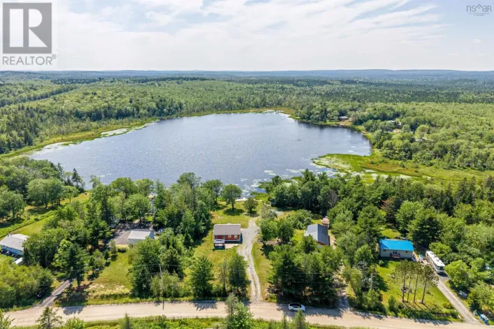 60 Long Lake Road, East Uniacke