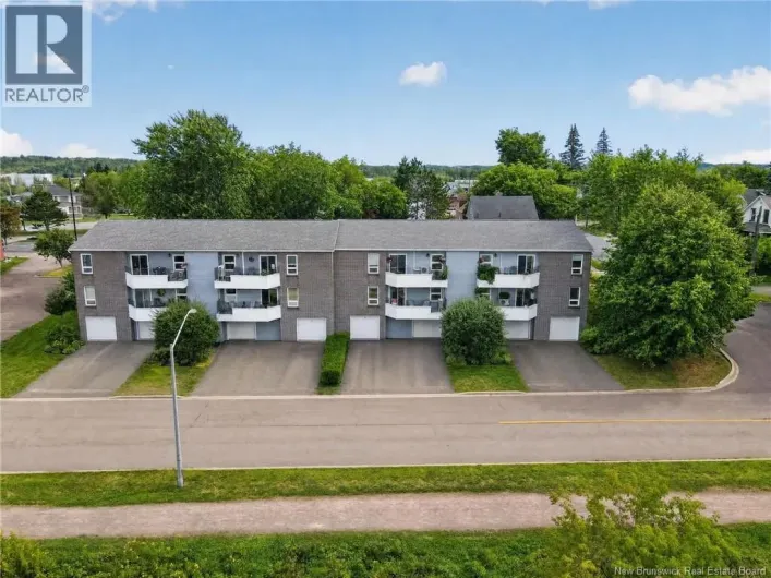 Apartment for sale: 60 Westmount Boulevard Unit# 1, Moncton
