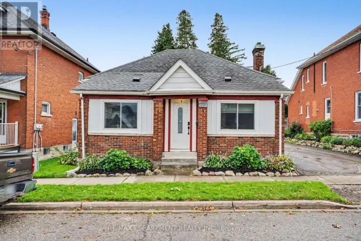 600 PEEL STREET, Woodstock