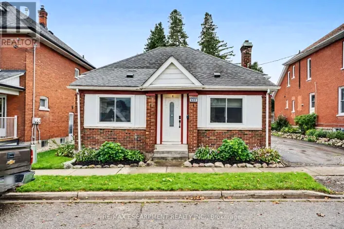 House for sale: 600 PEEL STREET, Woodstock