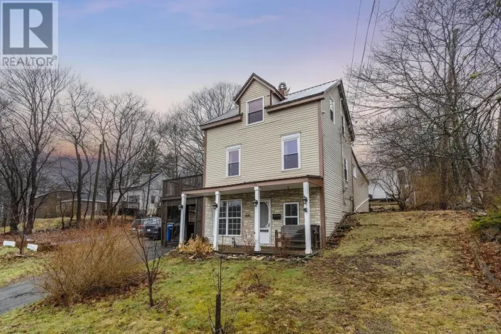600 Rocky Lake Drive, Bedford