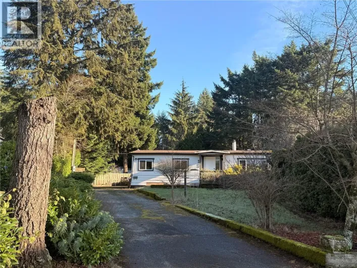 6001 Pine Park Pl, Nanaimo