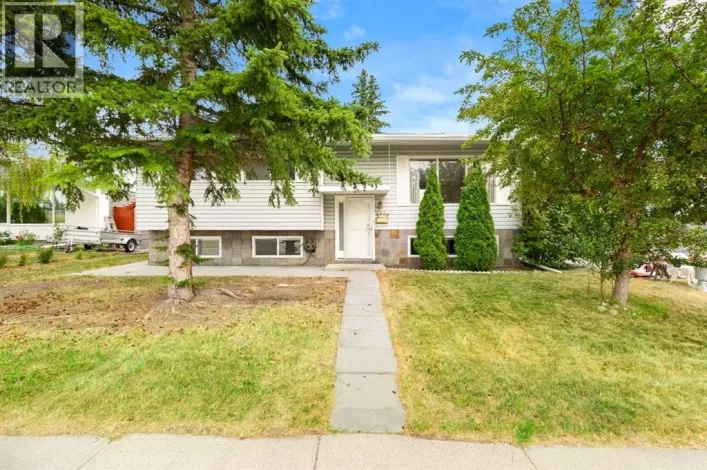 6008 DALGETTY Drive NW, Calgary