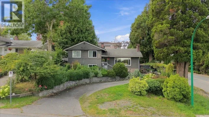 6009 ELGIN AVENUE, Burnaby