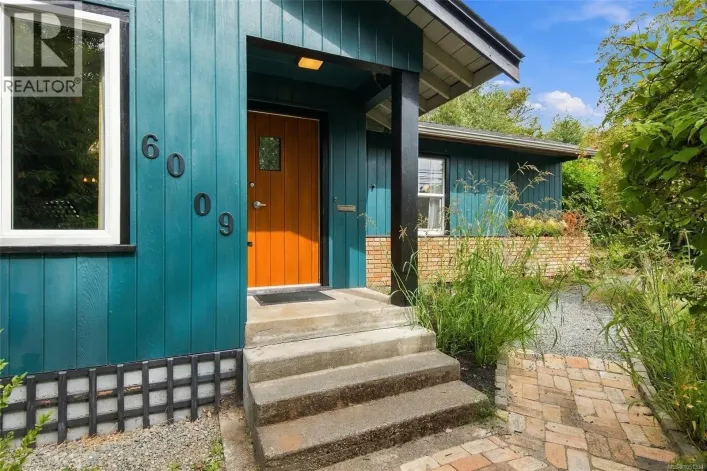6009 River Rd, Port Alberni