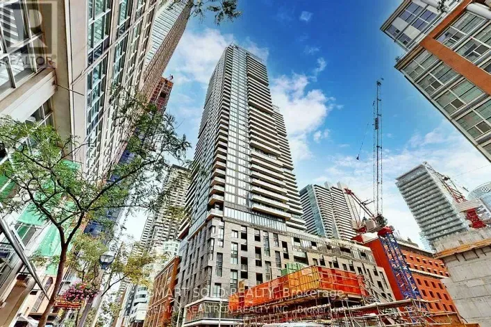 601 - 115 BLUE JAYS WAY, Toronto