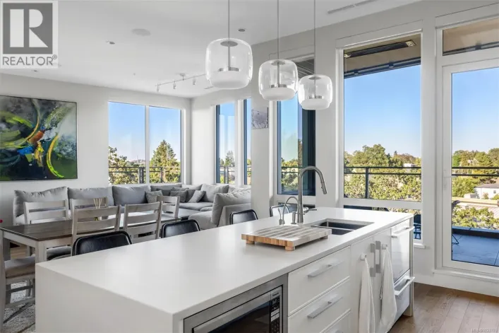 601 1201 Fort St, Victoria