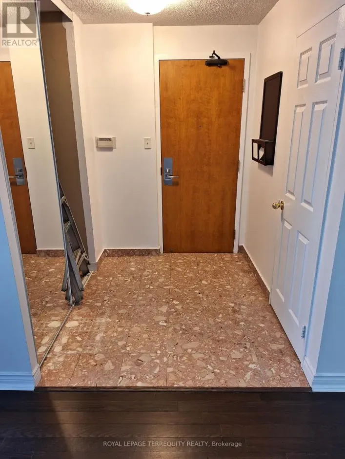 601 - 256 DORIS AVENUE, Toronto