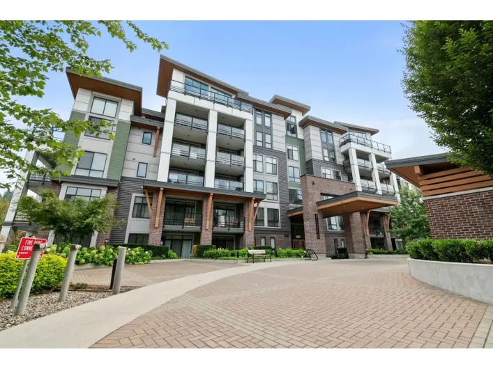 601 45510 MARKET WAY|Garrison Crossing, Chilliwack