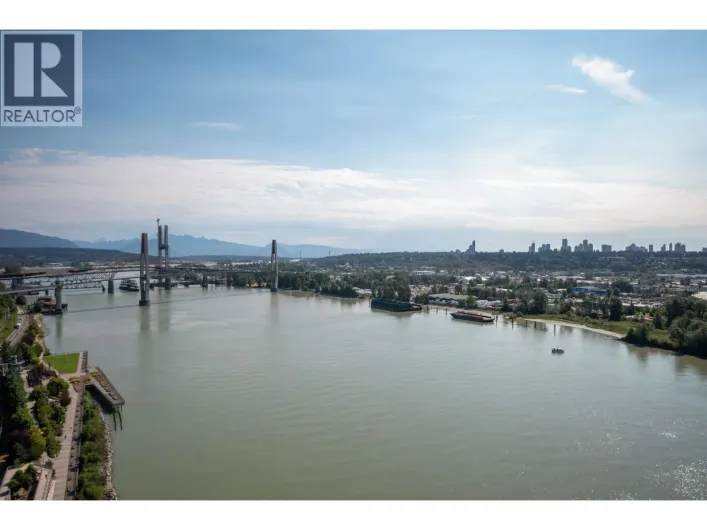 601 660 QUAYSIDE DRIVE, New Westminster