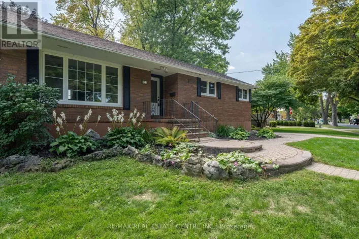 601 HOLLYWOOD PLACE, Sarnia