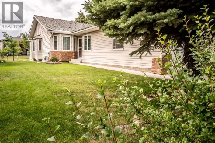 601 Riverside Drive NW, High River