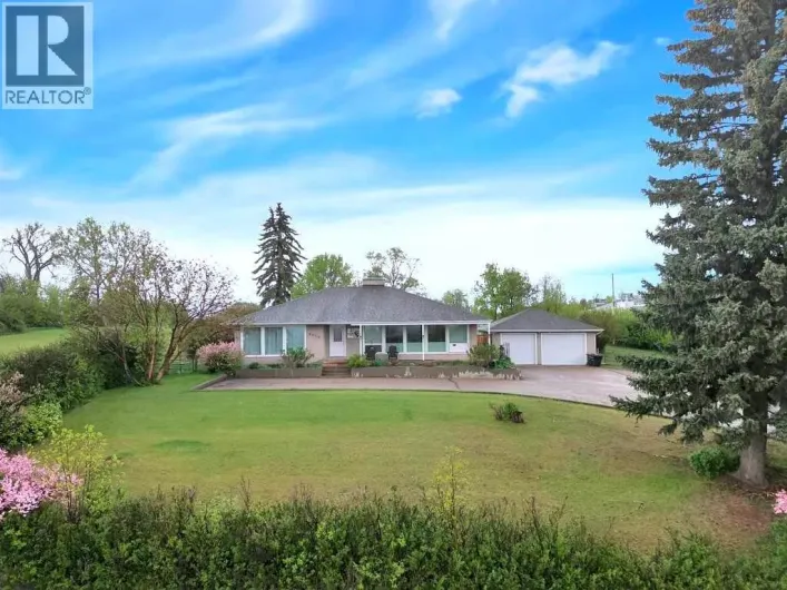 6010 50 Avenue, Lacombe