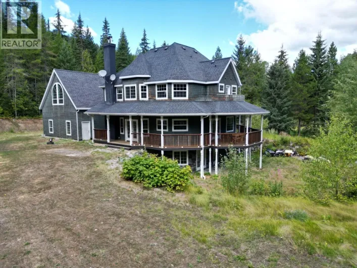6016 Athelston-Hartford Road, Grand Forks