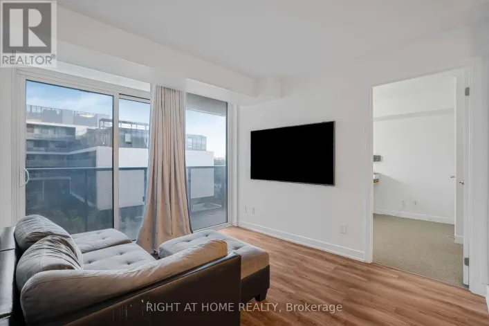 602 - 120 VARNA DRIVE, Toronto