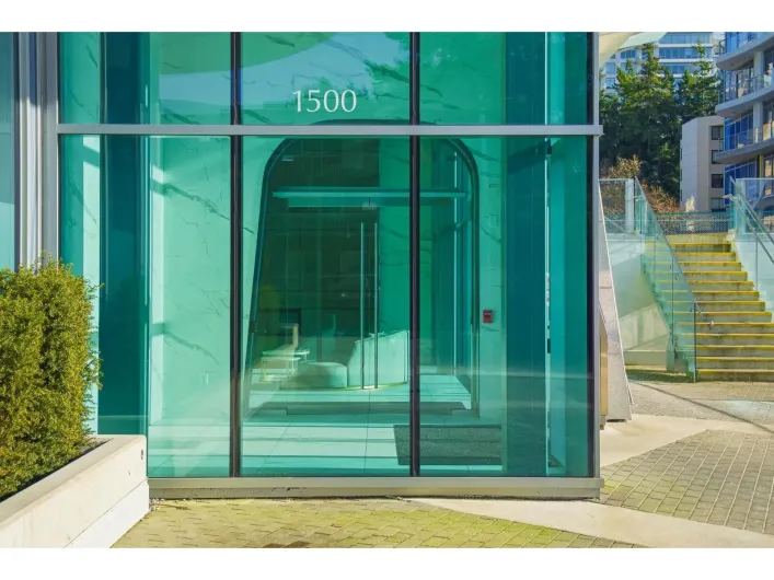 602 1500 MARTIN STREET, White Rock