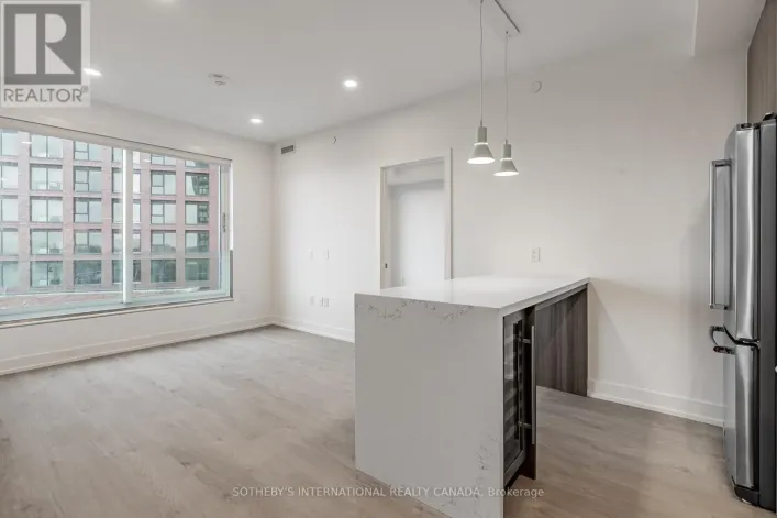 602 - 31 YORK GARDEN WAY, Toronto