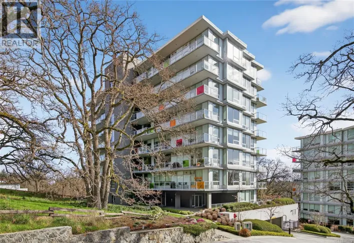 602 4011 Rainbow Hill Lane, Saanich