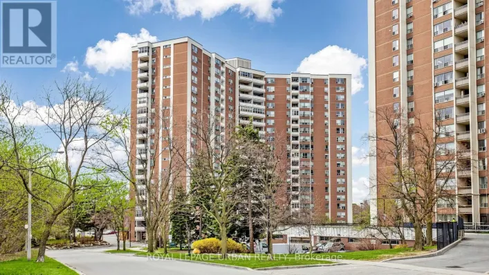 602 - 60 PAVANE LINKWAY, Toronto