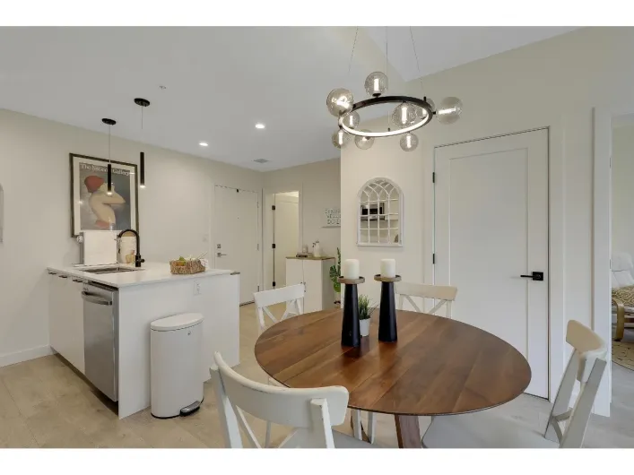 602 8379 201 STREET, Langley