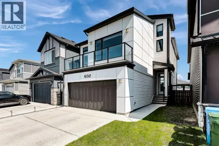 House for sale: 602 Creekstone Circle SW, Calgary
