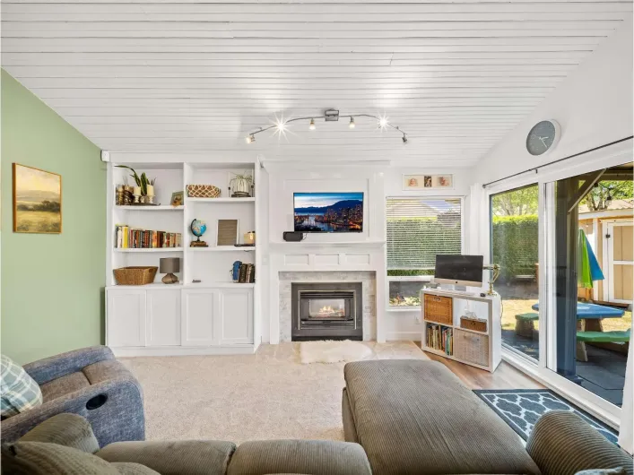 6022 E GREENSIDE DRIVE, Surrey