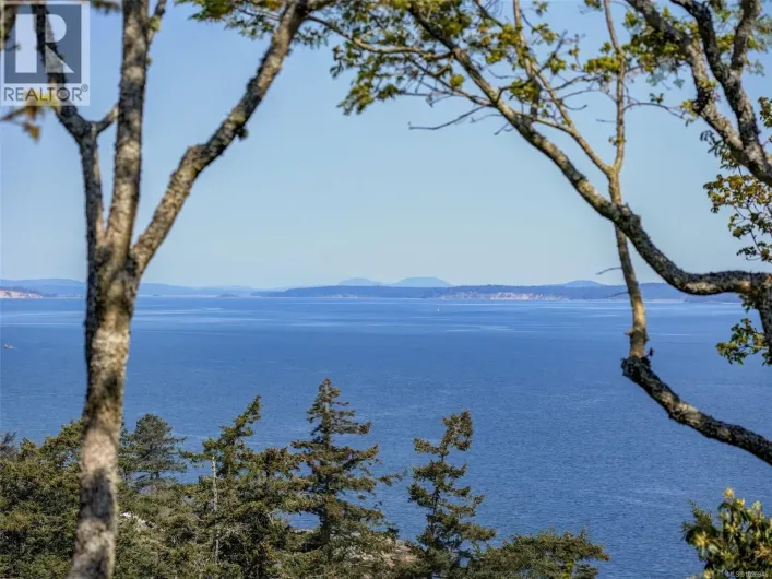 603 2829 Arbutus Rd, Saanich