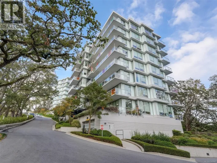 603 4009 Rainbow Hill Lane, Saanich