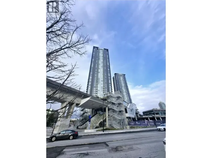 Apartment for rent: 603 4168 LOUGHEED HWY, Burnaby