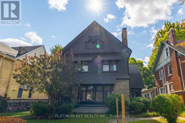 603 QUEENS AVENUE, London East