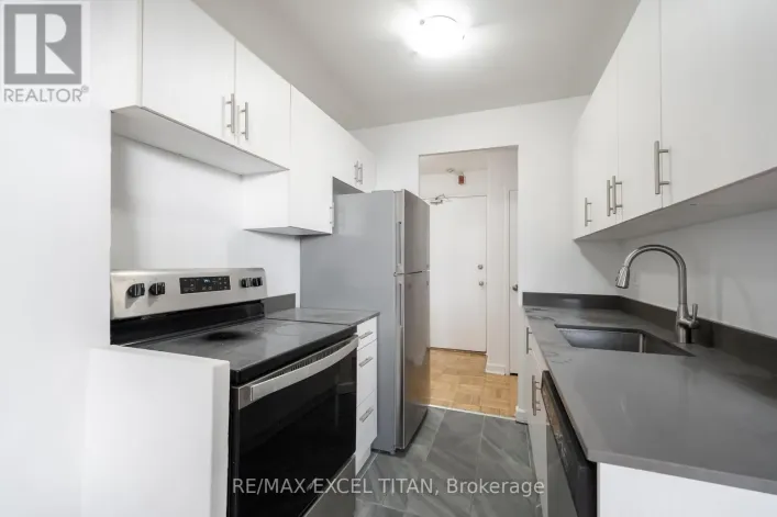 604 - 165 COSBURN AVENUE, Toronto