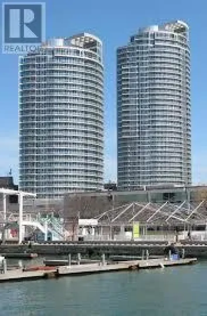 604 - 218 QUEENS QUAY W, Toronto