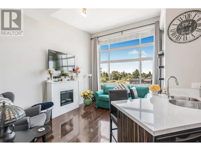 604 22318 LOUGHEED HIGHWAY, Maple Ridge